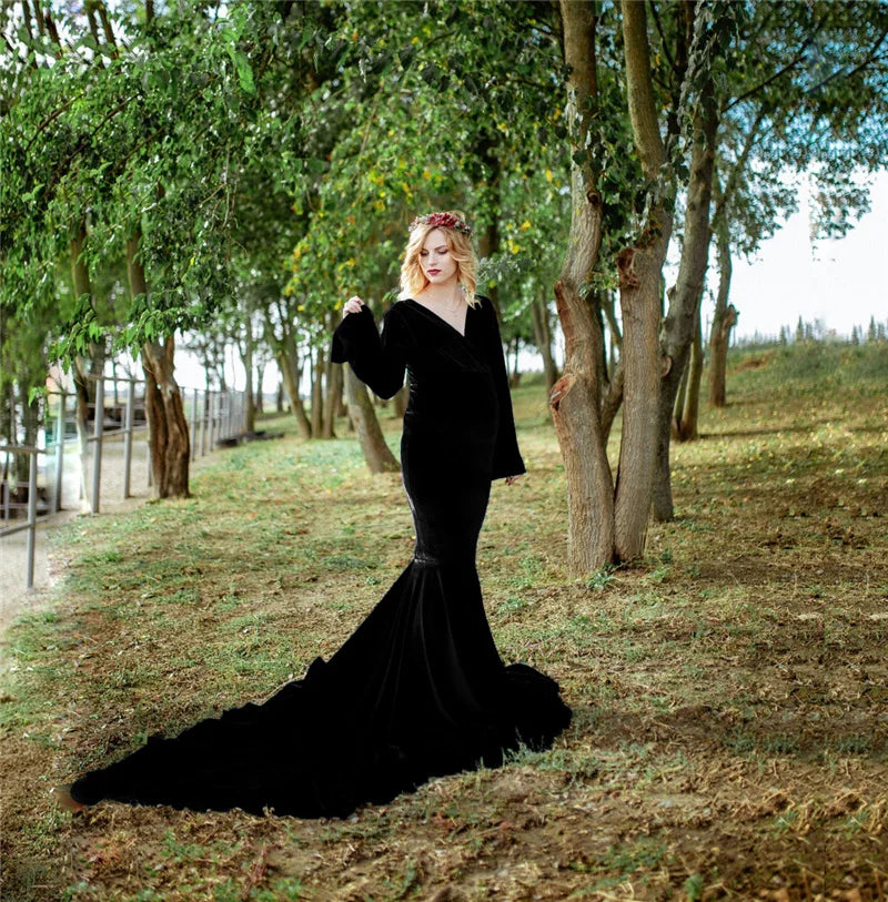 Elegant Lace Maxi Maternity Gown for Stunning Pregnancy Photos - Long Sleeve Dress for Expecting Moms