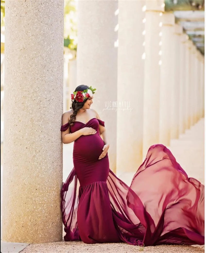 Elegant Lace Maxi Maternity Gown for Stunning Pregnancy Photos - Long Sleeve Dress for Expecting Moms
