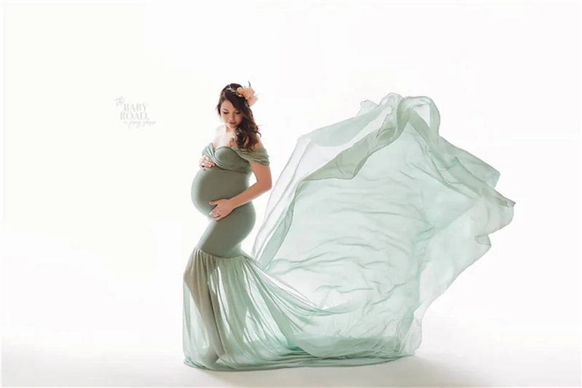 Elegant Lace Maxi Maternity Gown for Stunning Pregnancy Photos - Long Sleeve Dress for Expecting Moms
