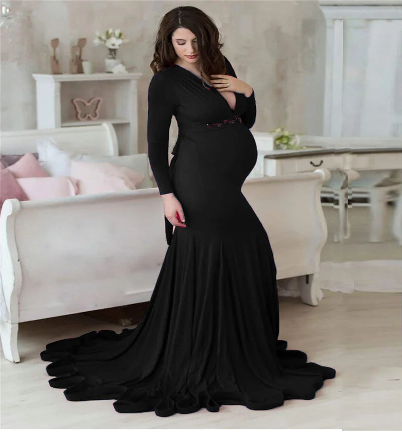 Elegant Lace Maxi Maternity Gown for Stunning Pregnancy Photos - Long Sleeve Dress for Expecting Moms
