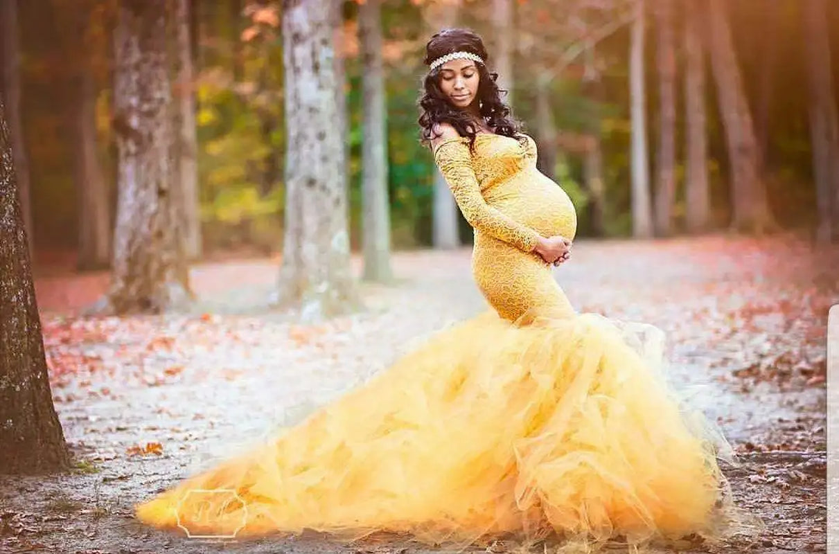 Elegant Lace Maxi Maternity Gown for Stunning Pregnancy Photos - Long Sleeve Dress for Expecting Moms