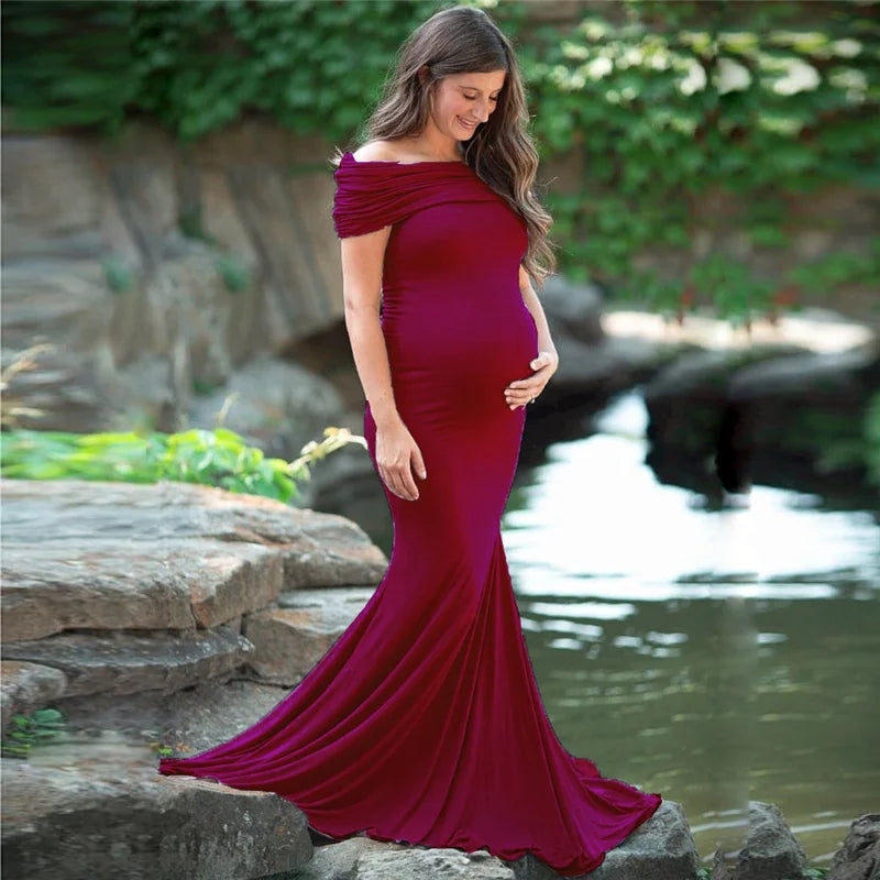 Elegant Lace Maxi Maternity Gown for Stunning Pregnancy Photos - Long Sleeve Dress for Expecting Moms
